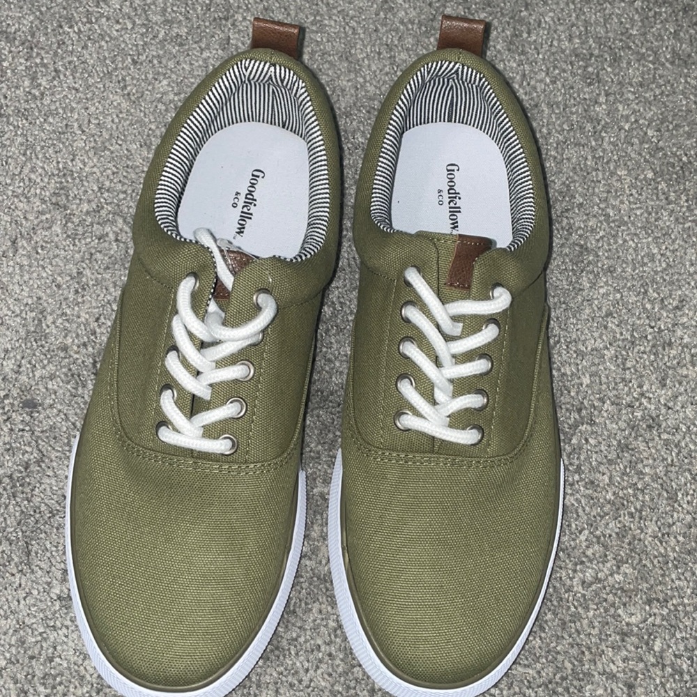 Goodfellow & Co Sneakers. NWOT. Size 8